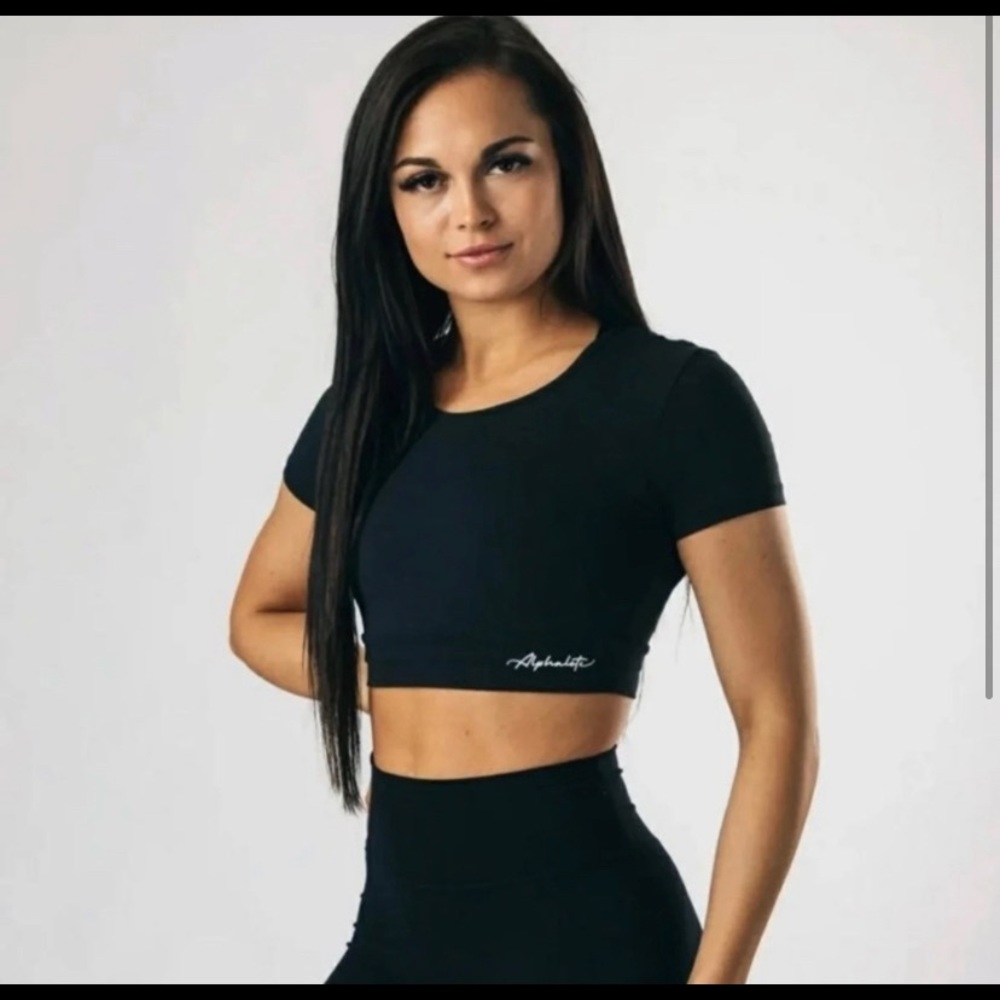 Alphalete Soft Cropped Top